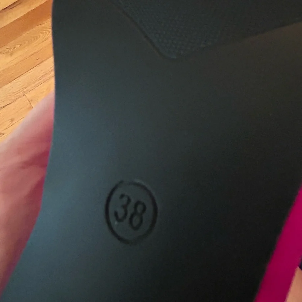 NWOT Pearl Fucsia Heels - Picture 5 of 5